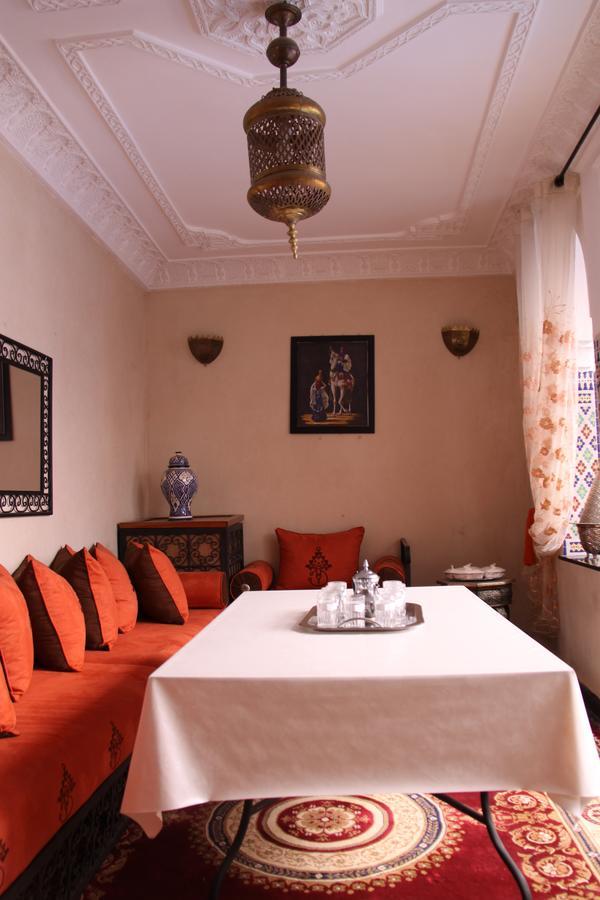 Riad La Porte Des 5 Jardins Marrakesh Esterno foto